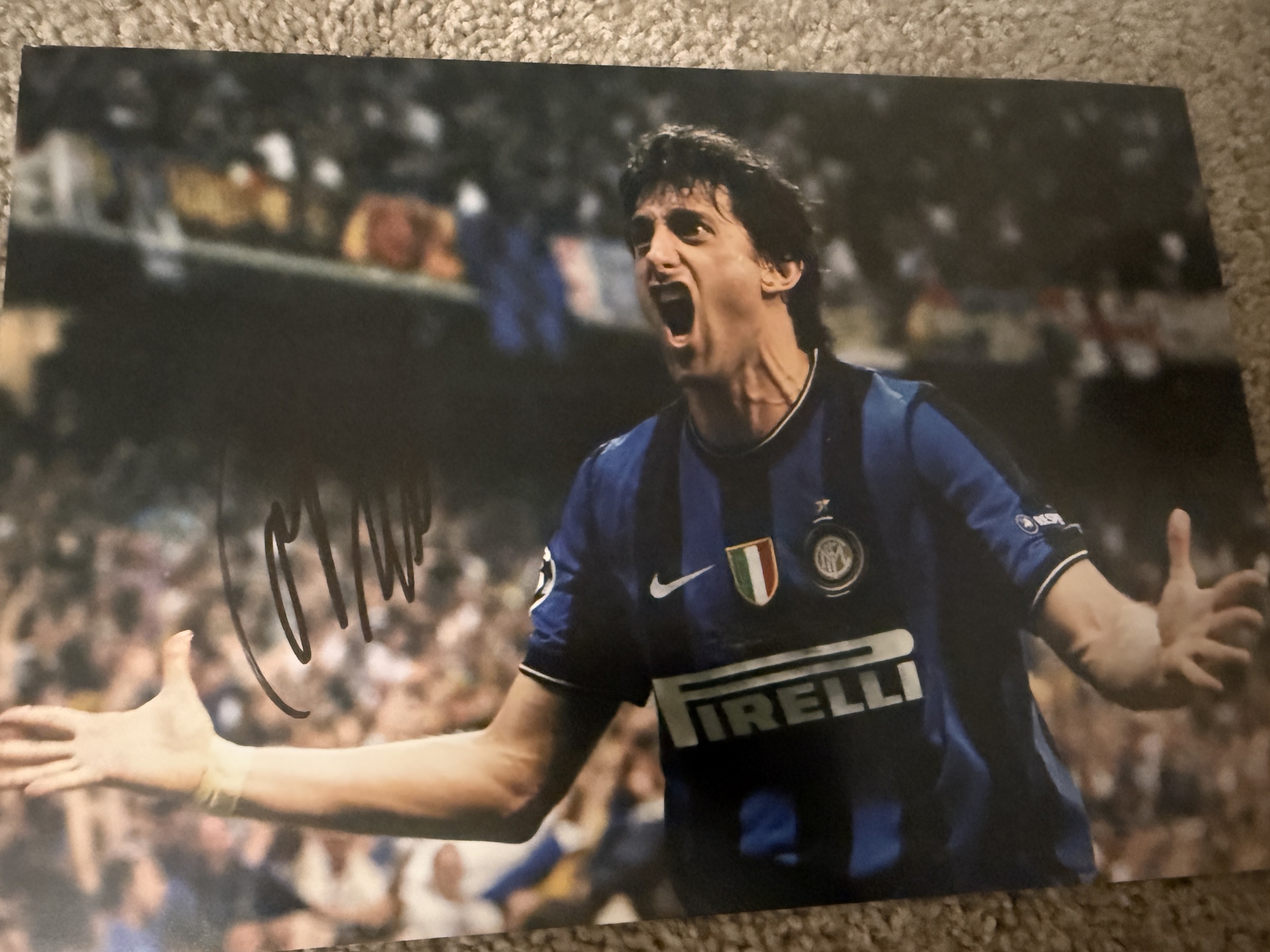Authentic Diego Milito signed Inter Milan 2010 Champions League final photo autograph, obtained in person in Europe.