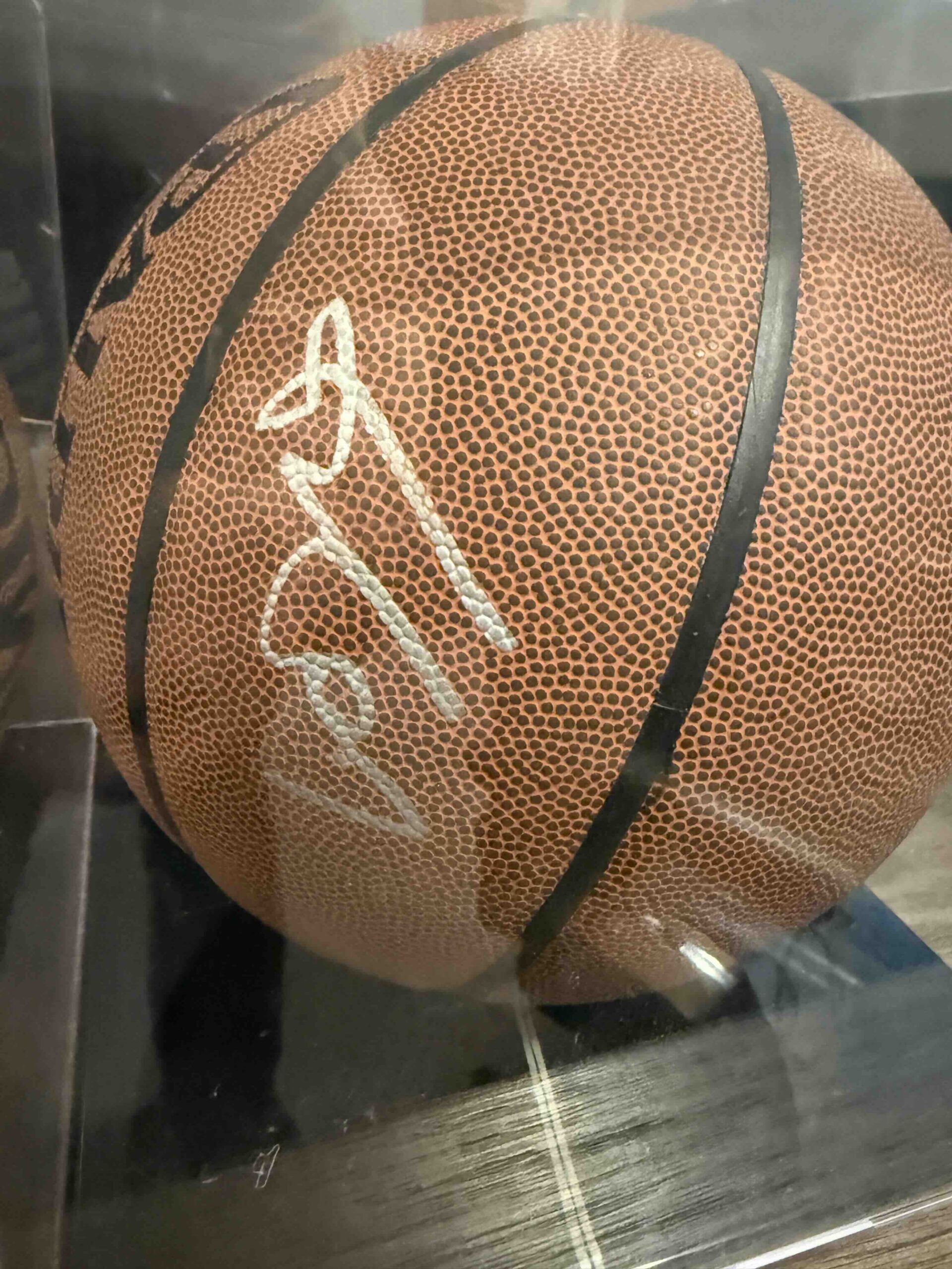Authentic Yao Ming signed Spalding basketball autograph verified by PSA. Title: yao-ming-signed-spalding-basketball-autograph-psa